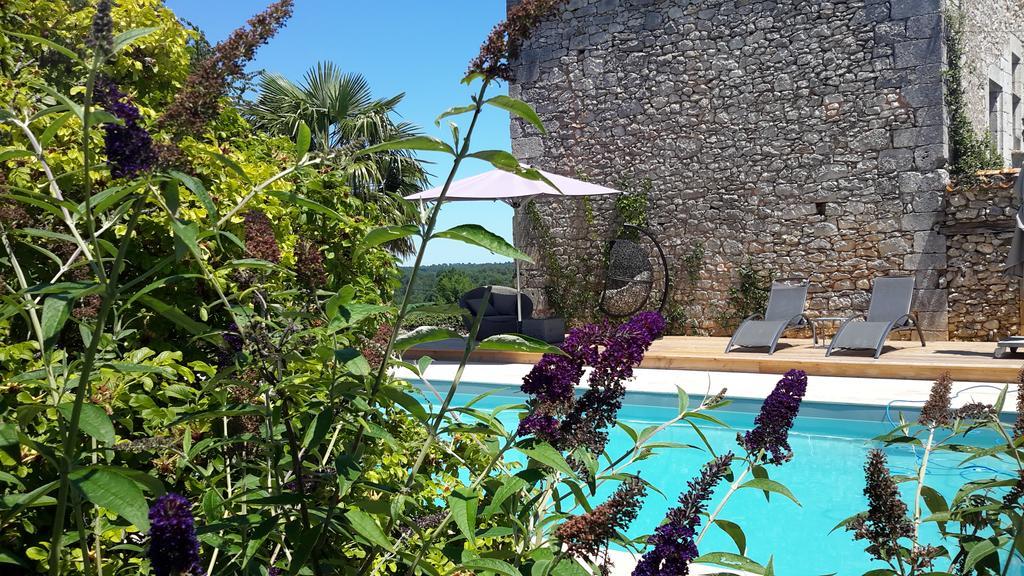 Bed and Breakfast Le Grand Cedre Lolme Екстер'єр фото